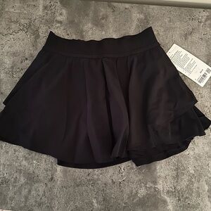 NWT lululemon court rival HR skirt black size 4